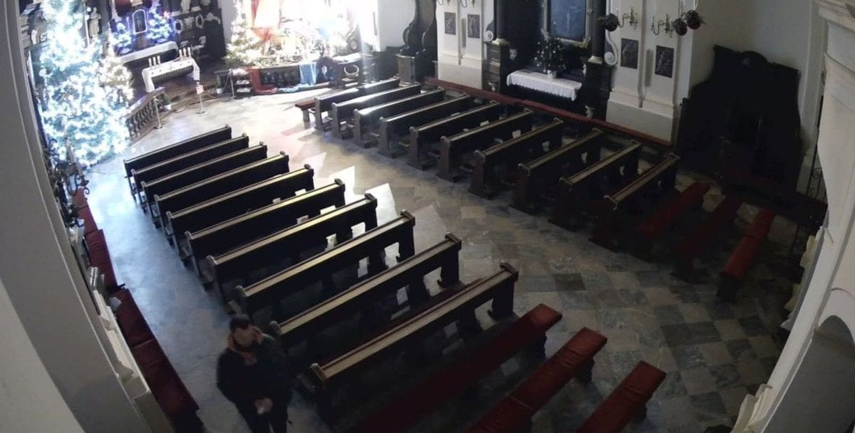 Z kościoła zniknęła skarbonka i świeczniki. „Sprawca jest recydywistą”