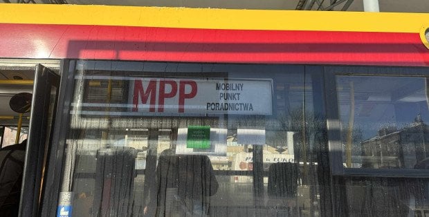 Warszawski Mobilny Punkt Poradnictwa niesie pomoc i ciepło