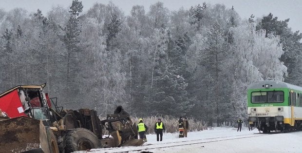 Po wypadku trasa Nasielsk - Płońsk jest przejezdna. Prace naprawcze - jutro po południu