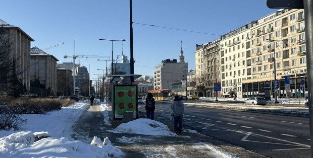 Kary za rozmowy przez głośnik. Czy będą obowiązywać w warszawskiej komunikacji miejskiej?