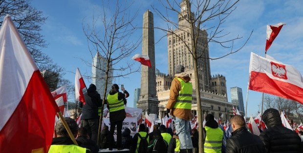Tysiące rolników protestuje w stolicy. „Wieś, Warszawa – wspólna sprawa”