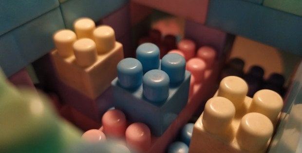 Więcej niż zabawka. Fenomen klocków na każdym etapie rozwoju