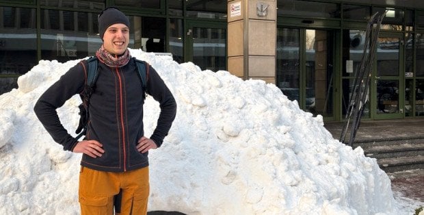 Jest atrakcją dla społecznosci akademickiej. Przed Wydziałem Biologii UW stanęło Igloo