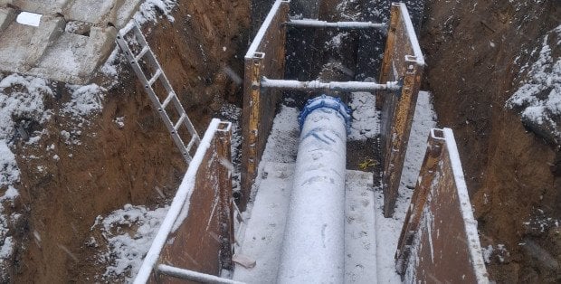 Kilkanaście awarii wodociągowych w stolicy. Powodem silny mróz