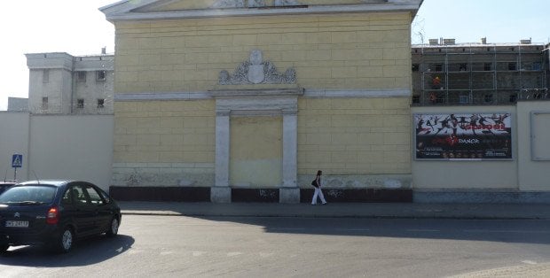Więźniowie z Siedlec odśnieżają osiedlowe chodniki. „To element resocjalizacji”