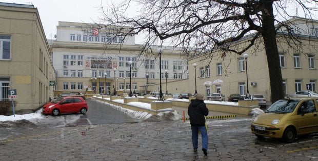 Na przyjęcie muszą czekać godzinami. Wysyp skarg na SOR w Szpitalu Bielańskim
