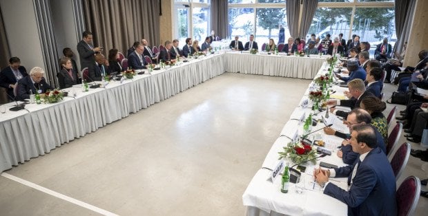 „Lepiej negocjuje się w czasach pokoju”. Prof. Jerzy Sułek w PR RDC o rozmowach w Davos