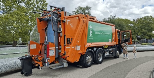 Zmiana po 11 latach. Nowy operator będzie odbierał śmieci na Pradze
