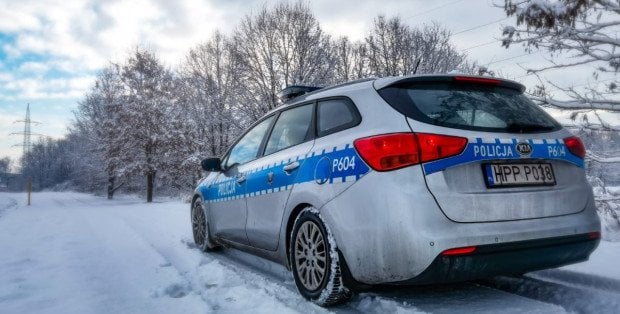 Wjechali sankami wprost pod auto. Tragiczny wypadek podczas kuligu