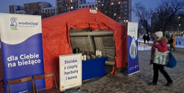 Dziś wracają dodatkowe autobusy grzewcze, a jutro pojawią się ogrzewane namioty