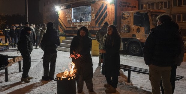 Kryzys energetyczny w Kijowie. Setki domów wciąż bez prądu i ogrzewania