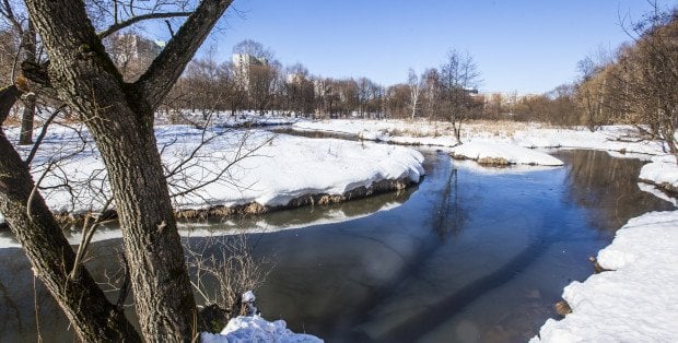 Przystań dla wioślarzy przy wysychającej rzece? „To nietrafiony pomysł”