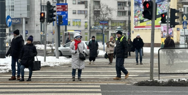 Mają tylko 10 sekund na przejście dużego skrzyżowania. Problem pieszych przy Grochowskiej