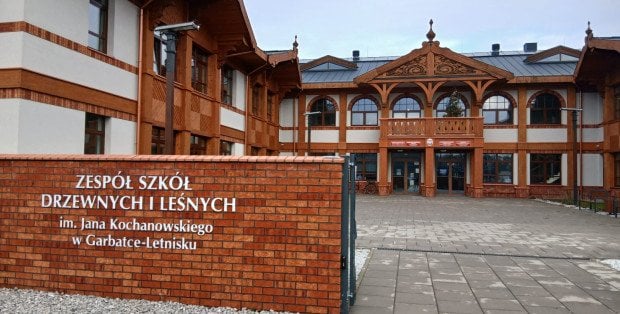 Prokuratura wszczyna śledztwo ws. nieprawidłowości w szkole w Garbatce-Letnisku