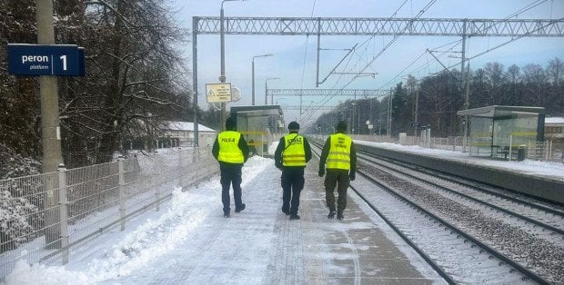 Tragiczny wypadek na kolei i utrudnienia. Ruch pociągów wstrzymany