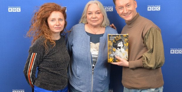 „Była rogatą duszą”. W rocznicę urodzin artystki o książce „Kalina Jędrusik. Opowieść córki z wyboru”