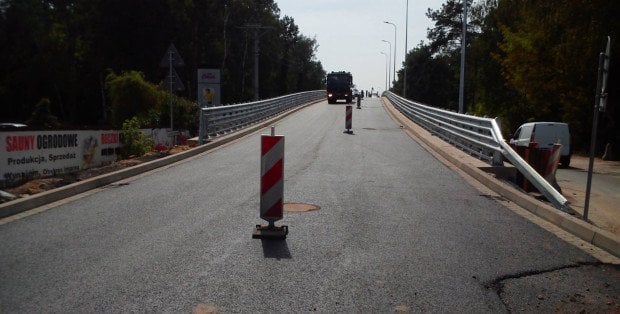 Nowa droga po śladzie dawnej kolei. Podpisano umowę na budowę DW 627