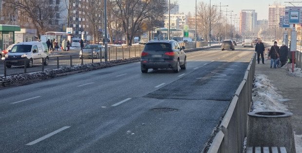 Awarie, kolizje, korki. Czy zwężanie głównych ulic w stolicy ma sens?