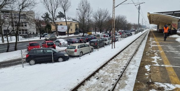 Pierwszy piętrowy parking w warszawskim Wawrze? Dzielnica rozważa możliwosci przy dworcu