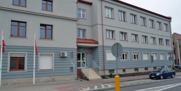 Ciało mężczyzny z obrażeniami twarzy na stacji paliw. Prokuratura wszczęła śledztwo