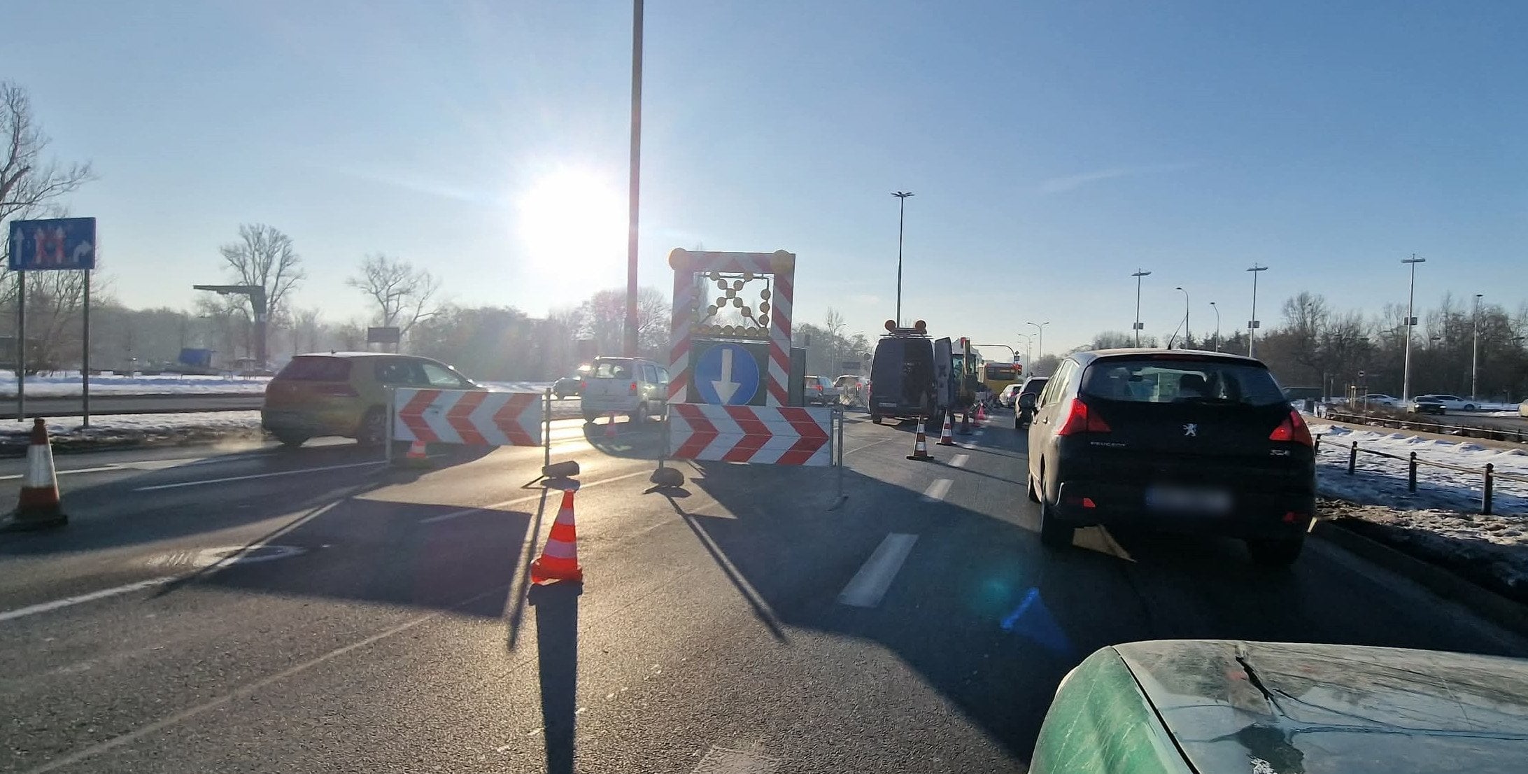 Wisłostrada częściowo zablokowana. realizowane są prace wodociągowców