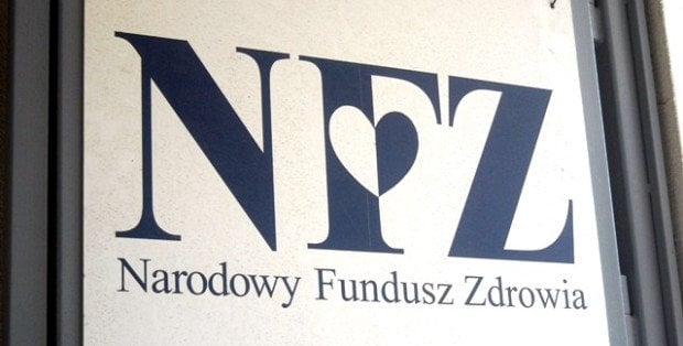 NFZ ostrzega przed oszustwami. „Wykorzystują logo i podszywają się w mailach”