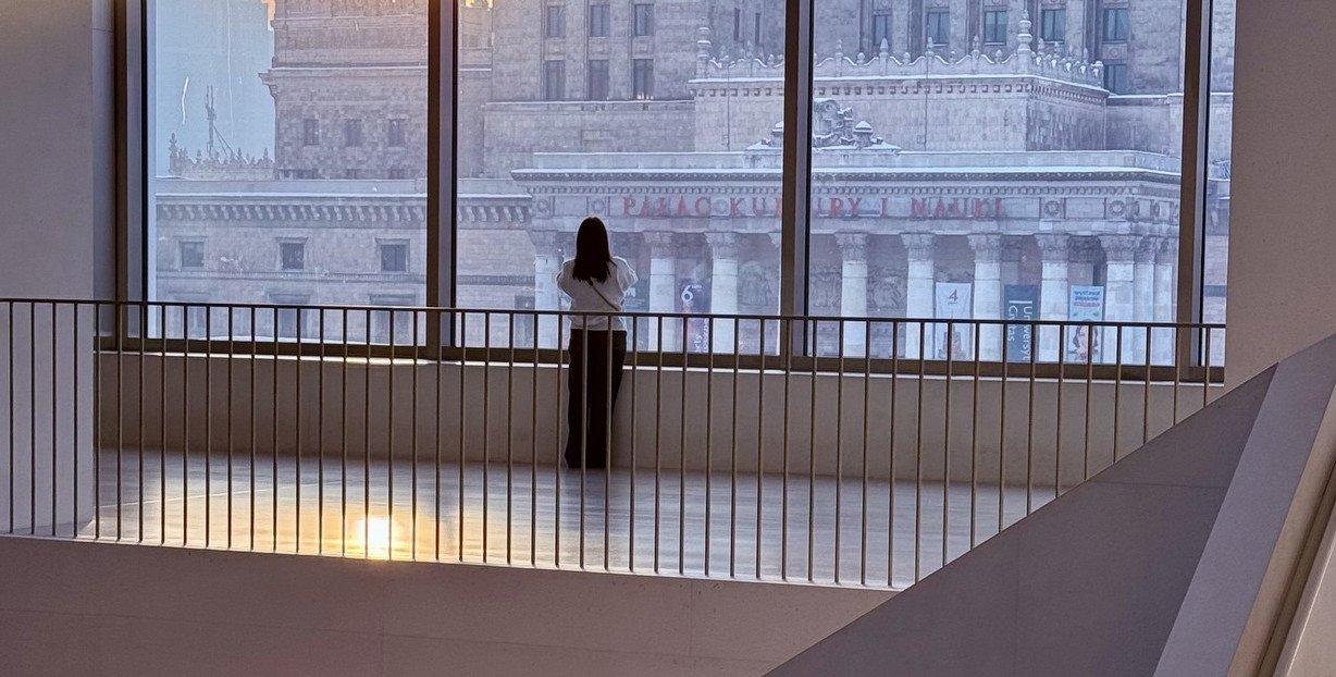 „Dużo energii poświęcałam, aby tworzyć iluzję”. Wystawa prac Nadii Markiewicz w MSN