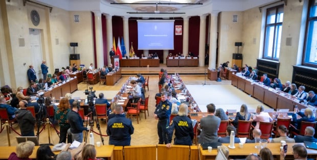 Dziś sesja rady Warszawy. W planie m.in. nocna prohibicja i zmiany w SCT