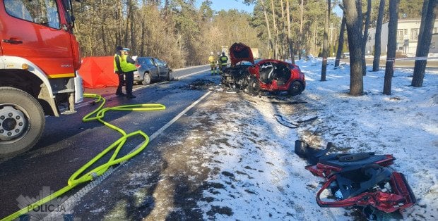 Tragiczny wypadek pod Siedlcami. Nie żyje jedna osoba, droga zablokowana