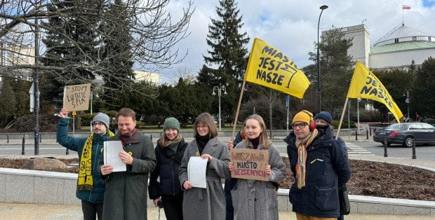 Aktywiści domagają się montażu fotoradarów akustycznych