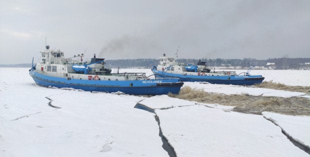 Jutro do akcji ruszą lodołamacze. Będą kruszyć pokrywę na Wiśle
