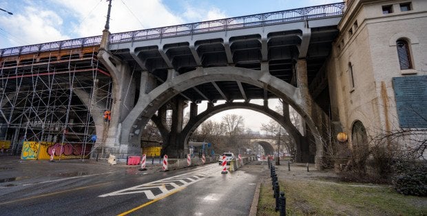 Zmiany na Moście Poniatowskiego. Zwężona jezdnia w stronę centrum