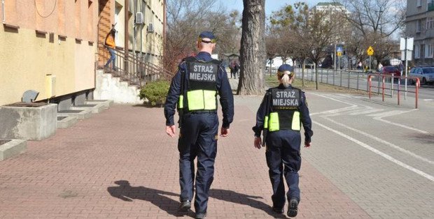 Miała podszywać się za uczennicę i przyjść na lekcję do podstawówki