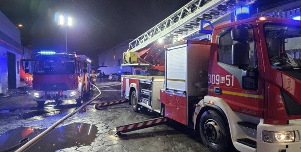 Pożar w warsztacie przy Kłobuckiej. Zatrzymano 11 pseudokibiców
