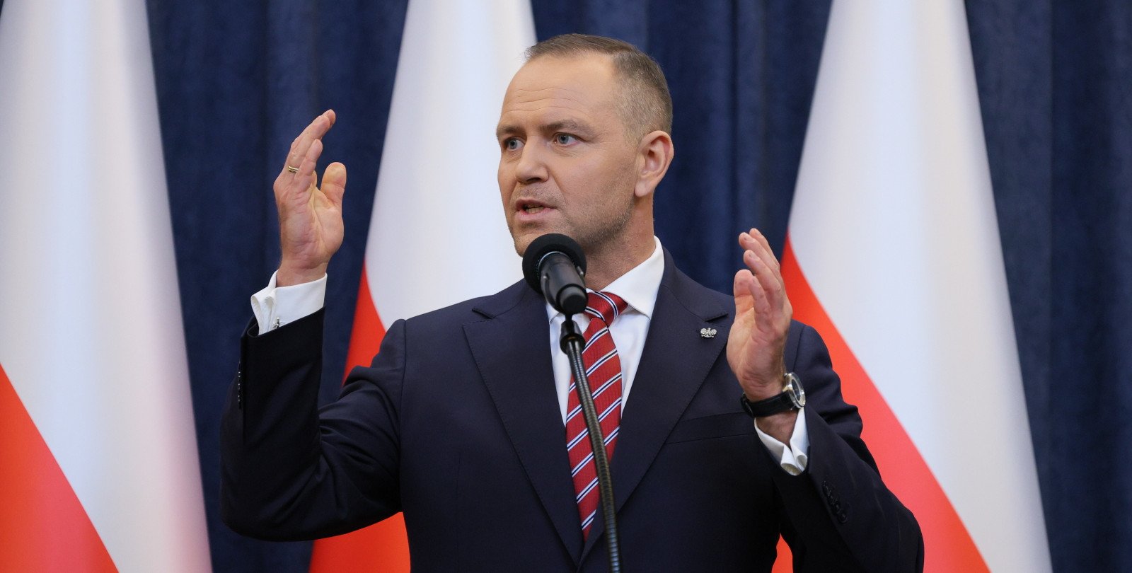 Wojskowe samoloty do ewakuacji Polaków? Jest odpowiedź prezydenta