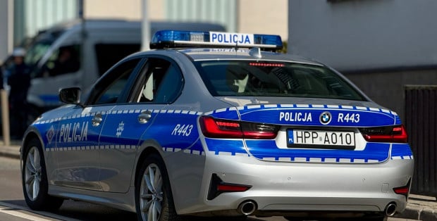 Miał próbować zabić znajomego i rzucić się z siekierą na żabolów