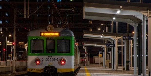 Tragiczny wypadek na kolei w Sobolewie. Utrudnienia w kursowaniu pociągów KM