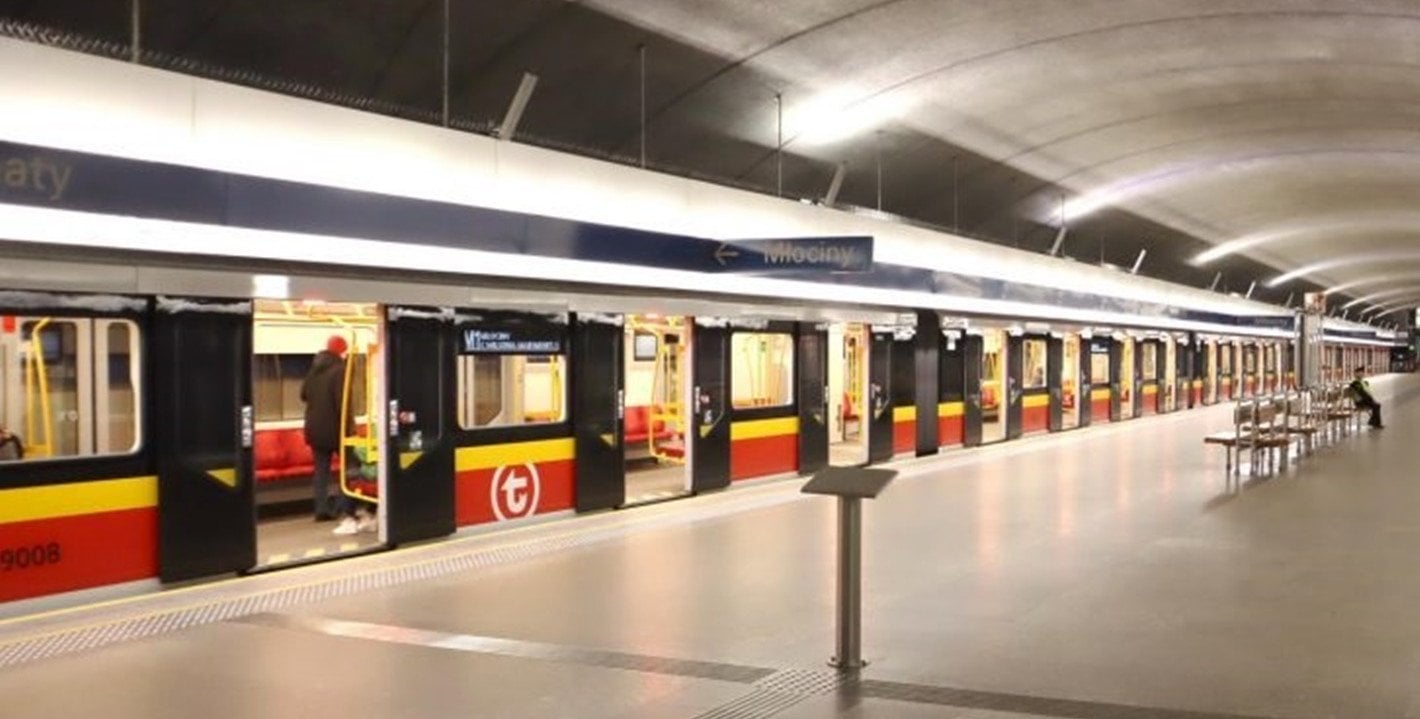 Utrudnienia w metrze na M1. Nie działa pięć stacji