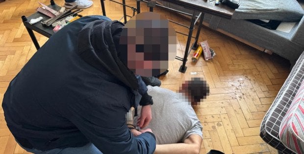 Strzały pod warszawskim liceum. Policja zatrzymała podejrzewanego 43-latka