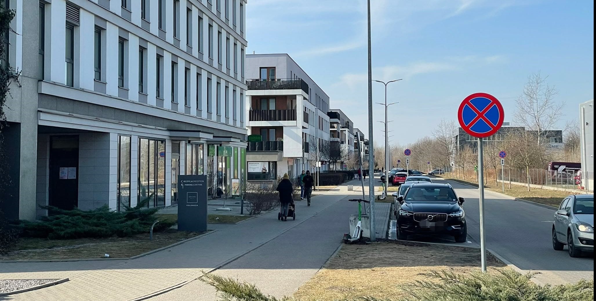 Po zmroku strach tamtędy chodzić. Spór o latarnie na osiedlu na Ursynowie