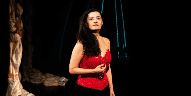 Dramaty, komedie, monodramy. Wiosenne nowości w warszawskich teatrach