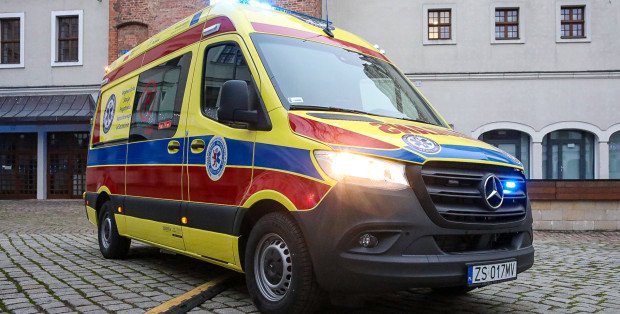 Wyszukiwarka AED i osób, które potrafią udzielić pierwszej pomocy. Jest specjalna aplikacja