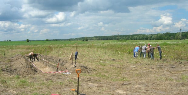 Nowe ekshumacje na Wołyniu. Wiceminister M. Krawczyk podał konkretną datę