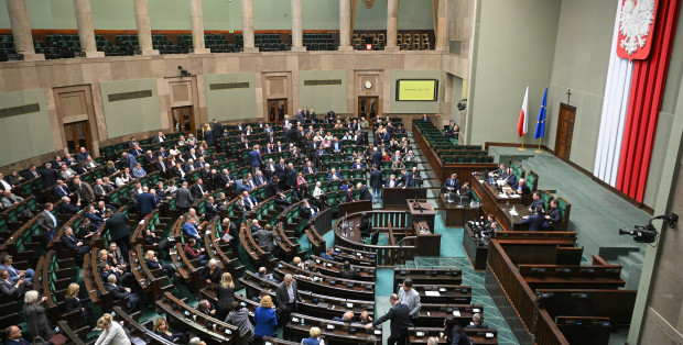 Sejm skierował projekty ustaw dot. cen paliw do komisji finansów
