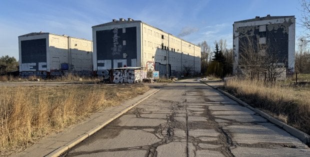 Wyburzą osiedle na Pradze-Południe. Tak dziś wyglądają bloki przy ul. Dudziarskiej