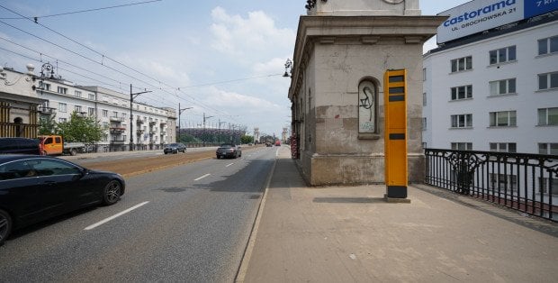 Najbardziej aktywne fotoradary i odcinkowe pomiary w Warszawie. Tam kierowcy najczęściej łamią przepisy