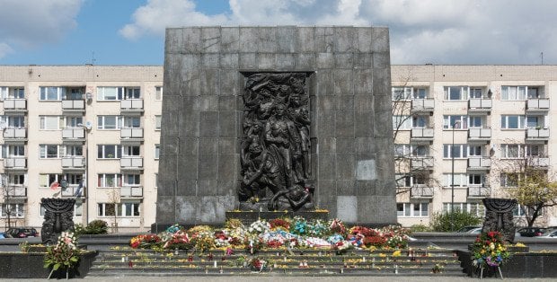 Marsz modlitwy Szlakiem Pomników Getta Warszawskiego. Sprawdź trasę