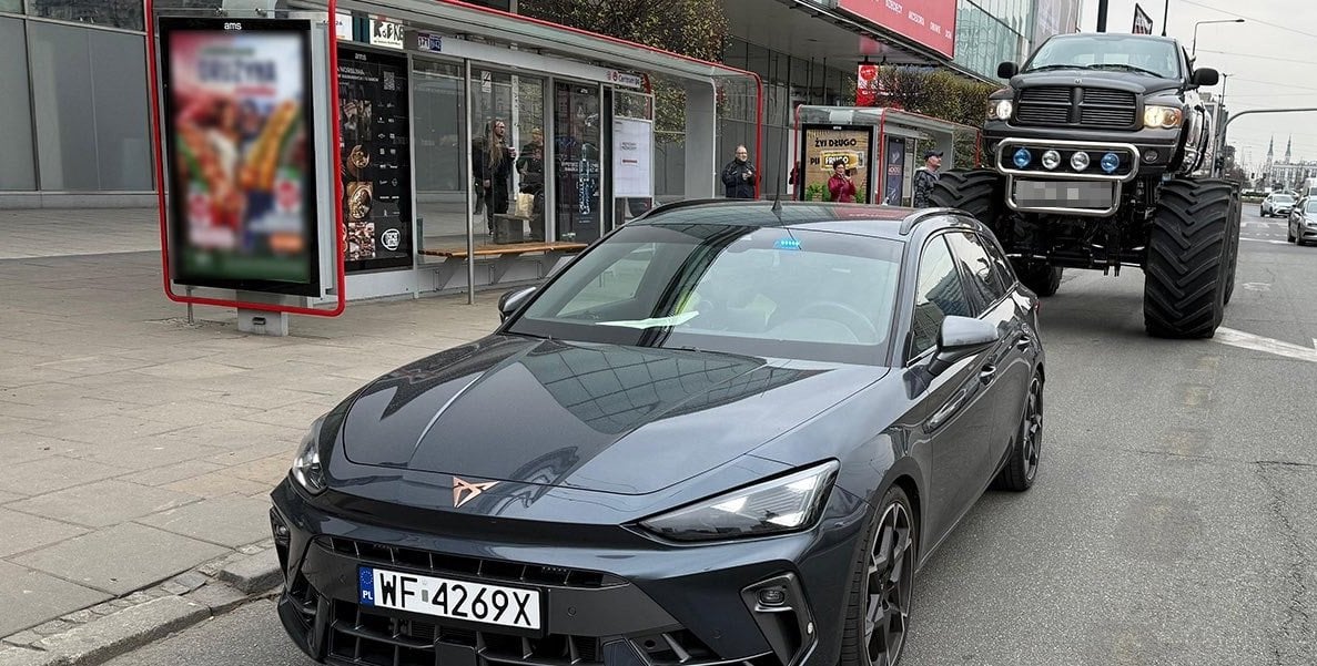 Monster truck zatrzymany w centrum Warszawy. Jest komunikat policji