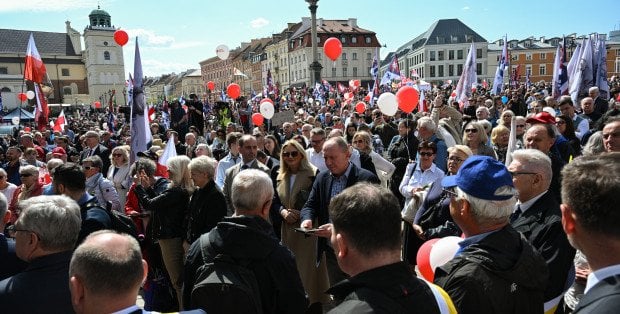 Tłumy w centrum Warszawy. Ulicami stolicy przeszedł Narodowy Marsz Życia