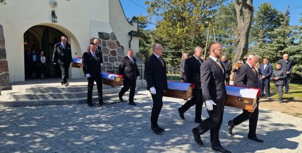 Byli ofiarami szwadronów MO i UB. Pogrzeb żołnierzy AK w Zagrobie w powiecie płockim